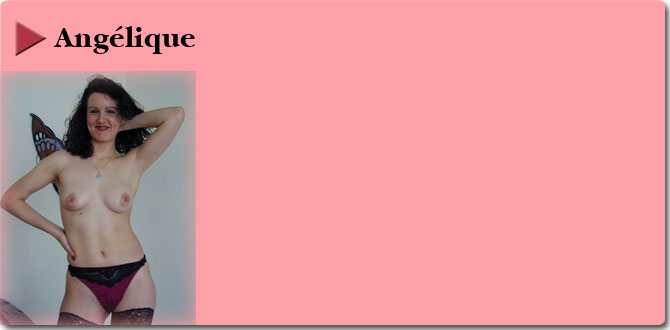 fille au tel rose